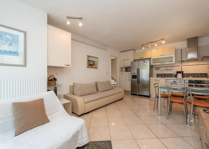 Apartments Babin - Holly