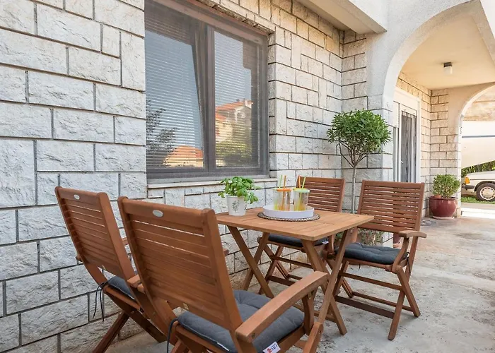 Apartments Babin - Holly