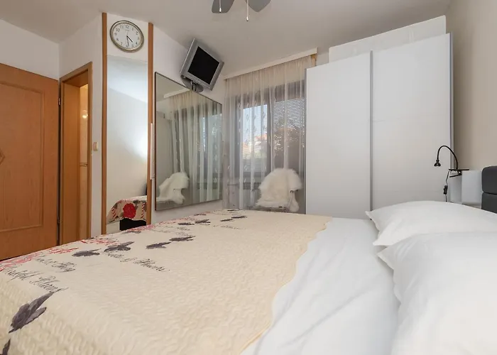 Apartments Babin - Holly
